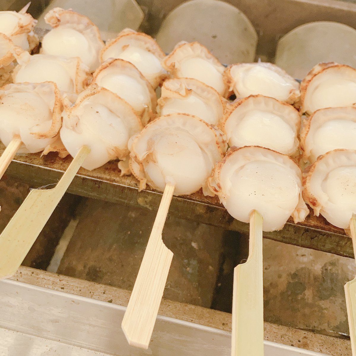 ★青森県むつ湾産ほたて串・・・300円 (しょうゆ、塩味)